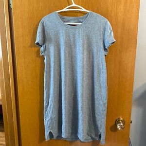 Size 8 lululemon tshirt dress